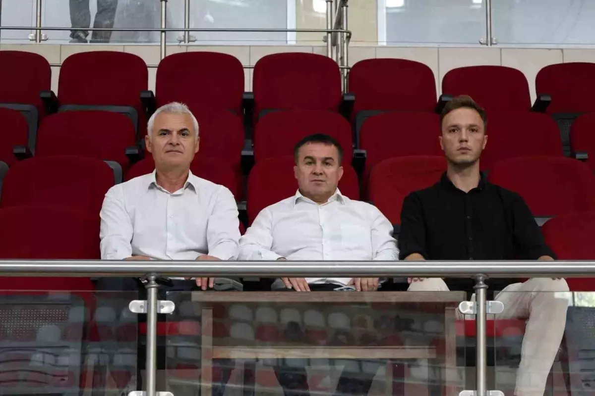 anadolu-yildizlar-ligi-badminton-karsilasmalari-bilecikte-basladi-E5O3YAmJ.jpg