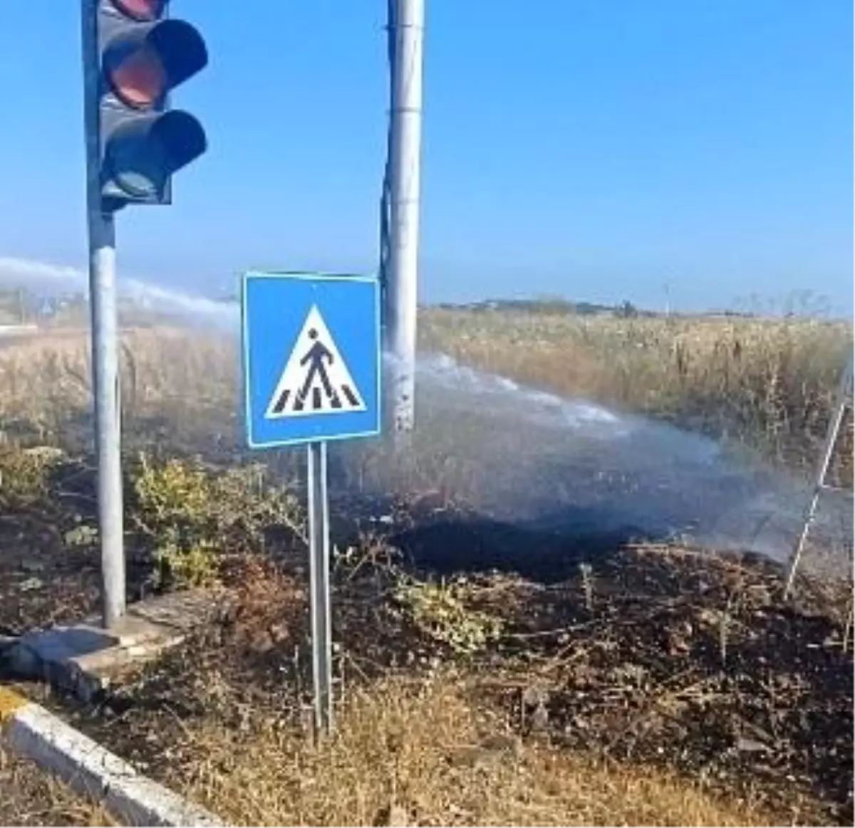 balikesirde-hastane-kavsaginda-ot-yangini-denetim-altina-alindi-rgxTGGWd.jpg